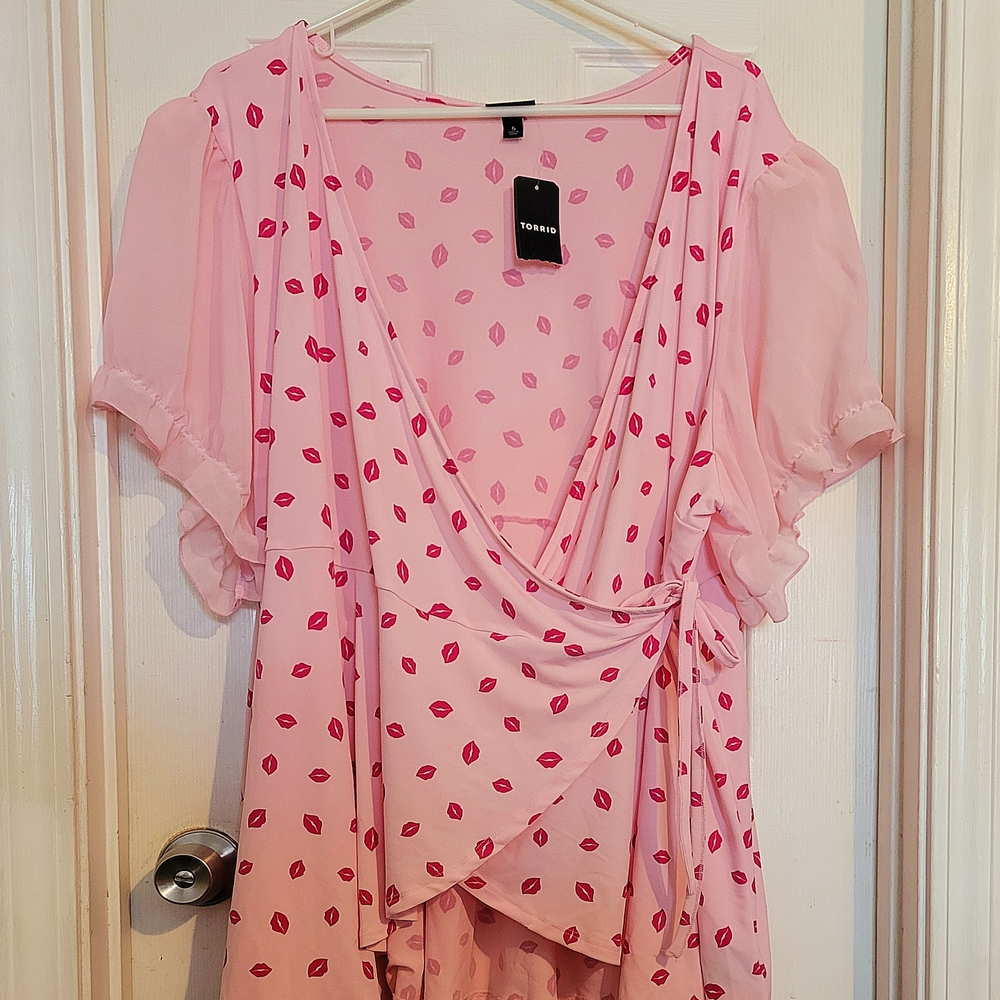 Torrid Pink Lip Print Wrap Top